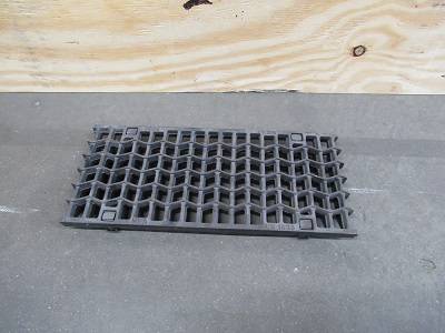 CPS200 C Class Ductile Iron Wave 1/2M Grate