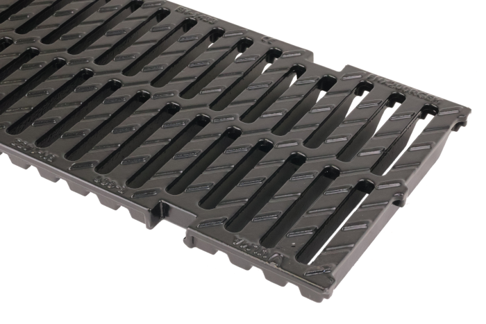 MV200 E Class Ductile Iron Slotted Grate 1/2M